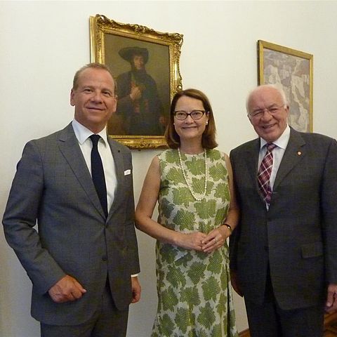 v.l. Honoralkonsul Gaugg, Botschafterin Angell-Hansen, LTP van Staa