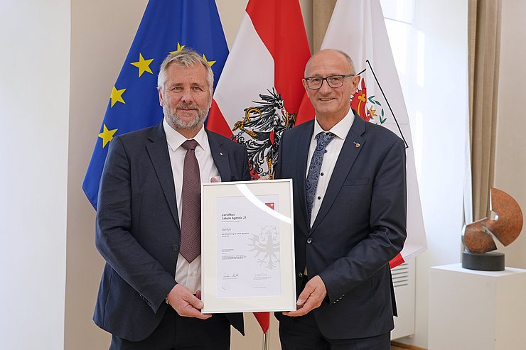 © Land Tirol/Reiter Zertifikatsübergabe von LH Anton Mattle an Bürgermeister der Gemeinde Gerlos
