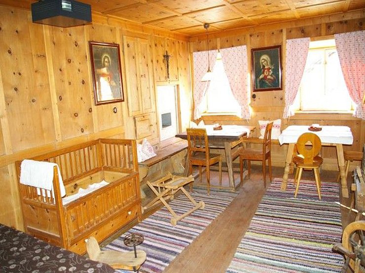 Blick in die Stube des "s'Paules und 's'Seppls Haus"