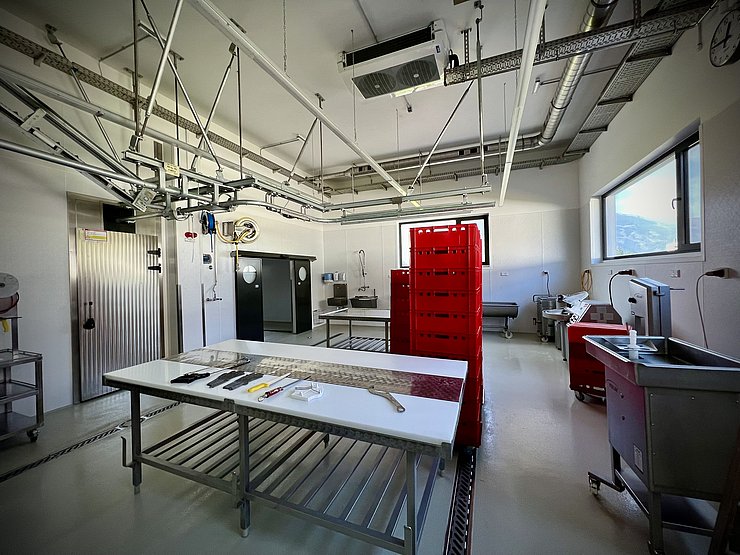 Innenbereich der Schlacht-, Zerlege- und Verarbeitungseinrichtung der Landwirtschaftlichen Lehranstalt Lienz