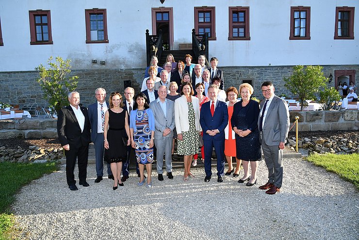 BU1: Gruppenfoto der LandtagspräsidentInnen von Deutschland, Österreich und Südtirol