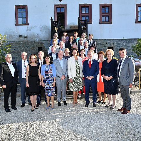 BU1: Gruppenfoto der LandtagspräsidentInnen von Deutschland, Österreich und Südtirol