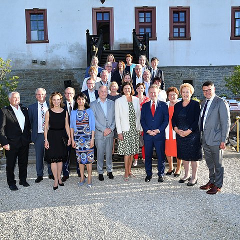 BU1: Gruppenfoto der LandtagspräsidentInnen von Deutschland, Österreich und Südtirol