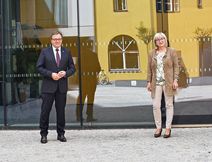 LH Günther Platter und LRin Beate Palfrader: "Tirols Arbeitsmarkt liegt nach wie vor im österreichischen Spitzenfeld."  