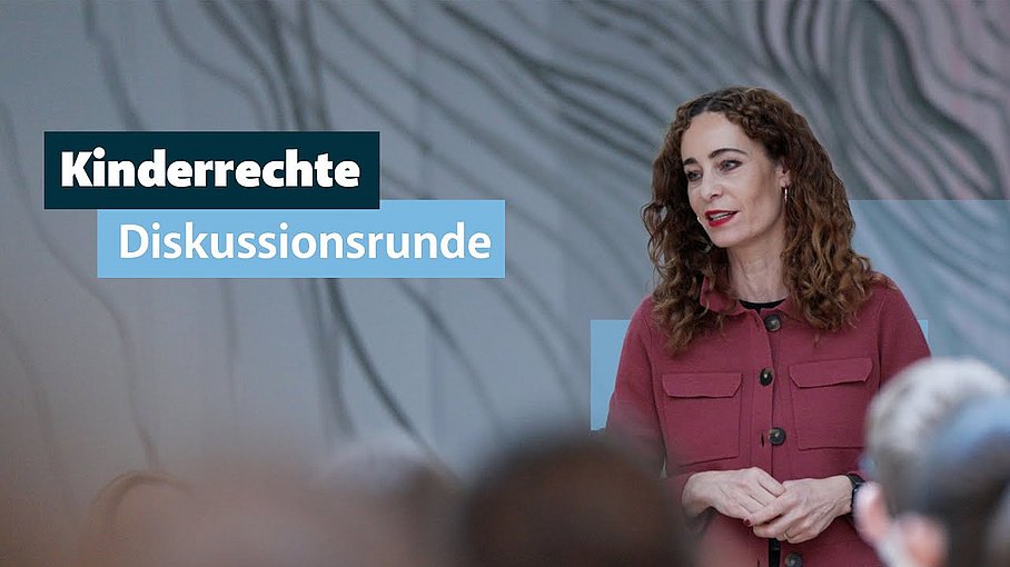 © Land Tirol/Rauch Kinderrechte: Diskussionsrunde in der Ferrarischule Innsbruck