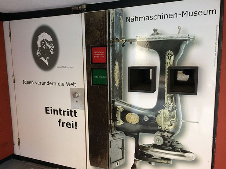 Eingang zum "Madersperger Museum" in "Kufstein"
