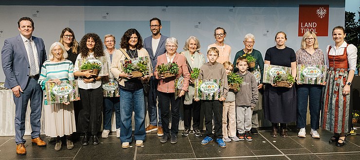 Die Ausgezeichneten aus dem Bezirk Innsbruck-Stadt sind zu sehen.