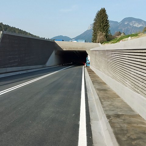 Verkehrsfreigabe für Unterflurtrasse Scheffau 