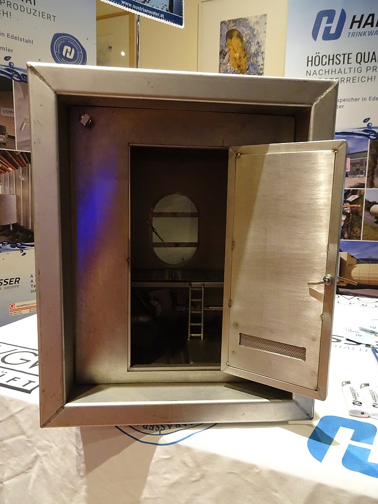 © Land Tirol/Marx Trinkwasserbehälter aus Edelstahl (Modell)