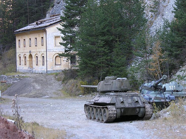 Panzer vor dem "Museum Festung Nauders"