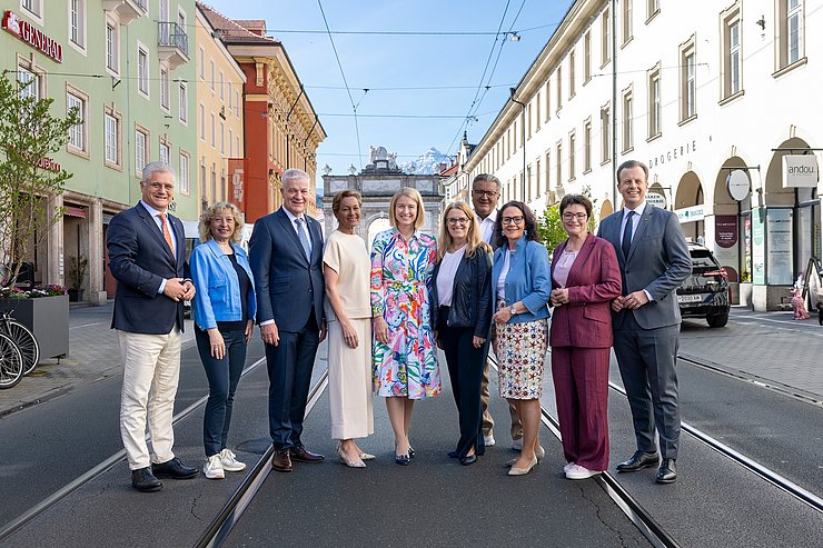 © Land Tirol/Sedlak Gruppenfoto in der Maria-Theresien-Straße in Innsbruck.