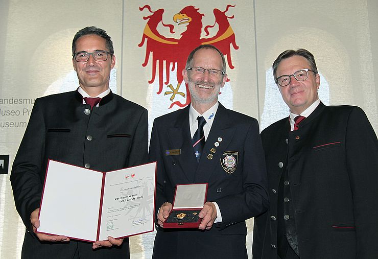 Dr. Markus Kostner wurde für sein Engagement um die Österreichische Wasserrettung geehrt.