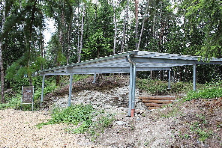 Blick auf den Lehrpfad des "Rätermuseum Hohe Birga"