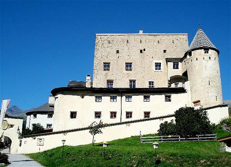 Außenansicht des "Schlossmuseum" in "Nauders"