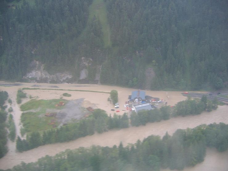 Hochwasser 2005 – Gewerbegebiet Wolf und B198 Lechtal-Bundesstraße 