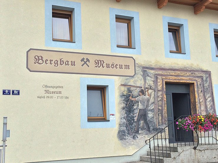 Außenansicht des "Bergbaumuseum" in "Bad Häring"