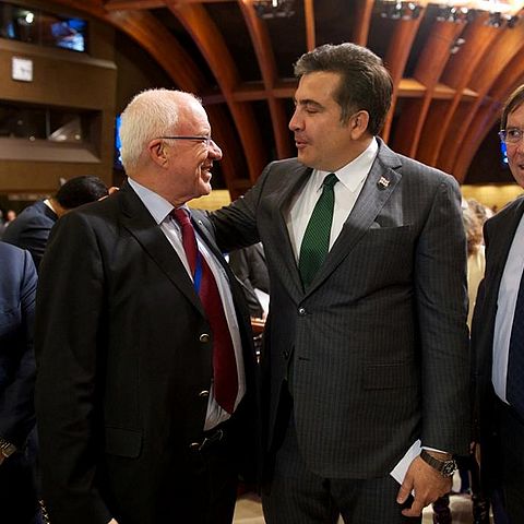 v.l.n.r.: Kongresspräsident van Staa, Staatspräsident Saakashvili, Präsident der Parlamentarischen Versammlung Jean-Claude Mignon