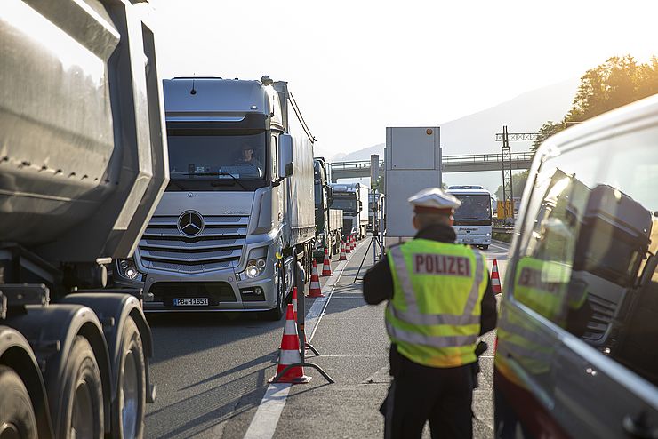 Auch im zweiten Halbjahr wird der LKW-Verkehr bei Kufstein Nord dosiert.