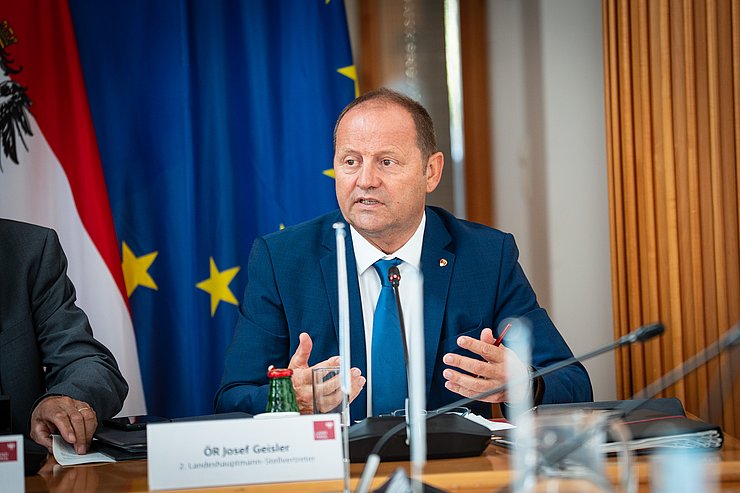 © Land Tirol/Fitsch LHStv Josef Geisler redet