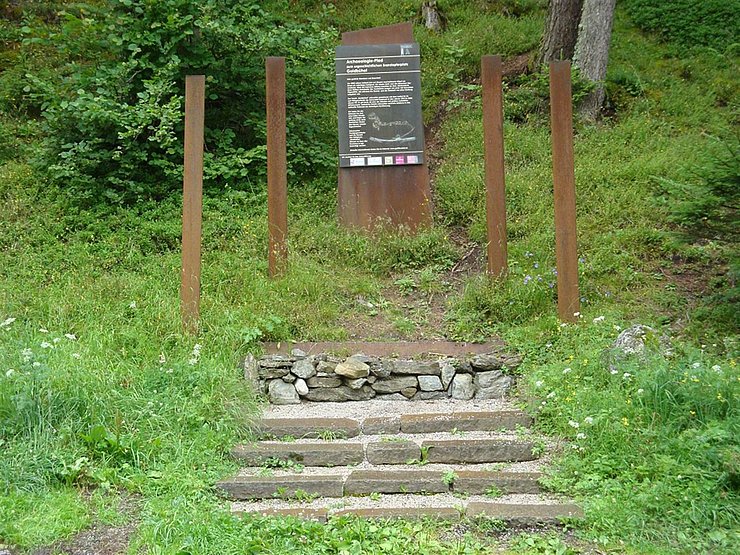 Startpunkt des "Archäologielehrpfads Goldbichl" in "Innsbruck-Igls"