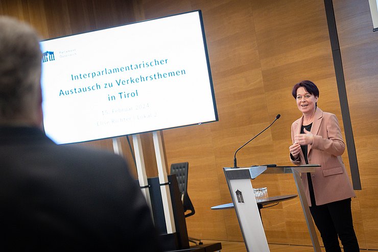 LTPin Sonja Ledl-Rossmann bei ihren Eröffnungsworten