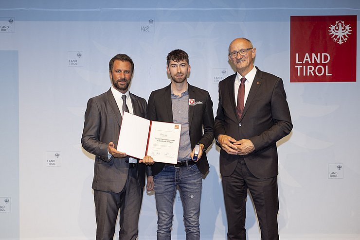 © Land Tirol / Mario Webhofer v.l.n.r. 1. LHStv. Georg Dornauer, Tobias Mair, LH Anton Mattle