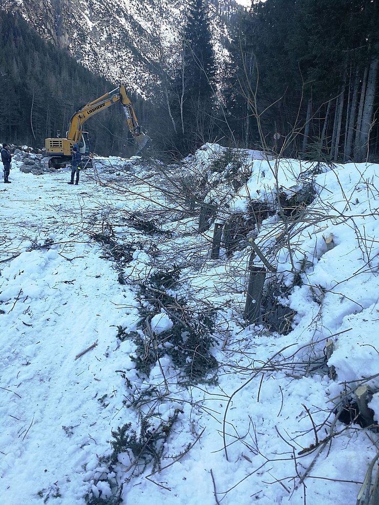 Die alte Verbauung wird abgetragen und neu aufgebaut.