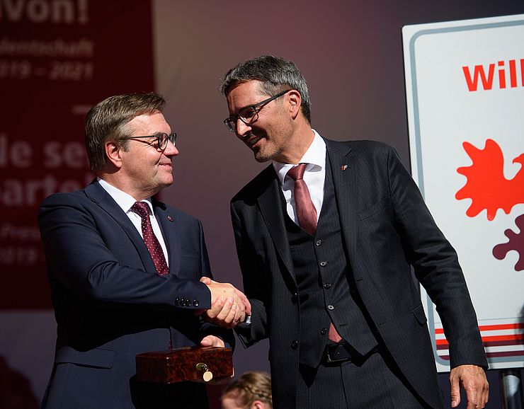 LH Arno Kompatscher gratulierte LH Günther Platter zur Präsidentschaftsübernahme.