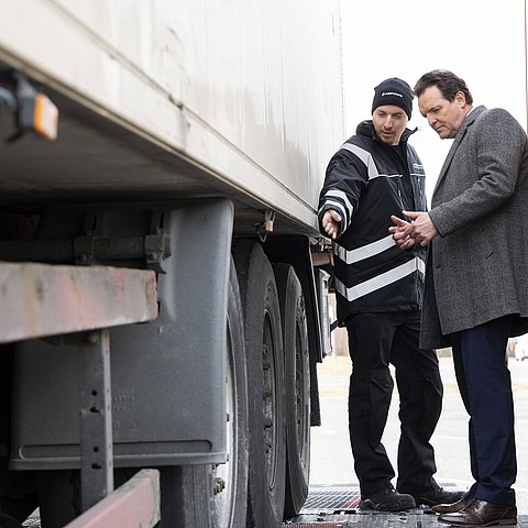 Schwerverkehr: Auch 2026 hoher Kontrolldruck auf Tirols Straßen