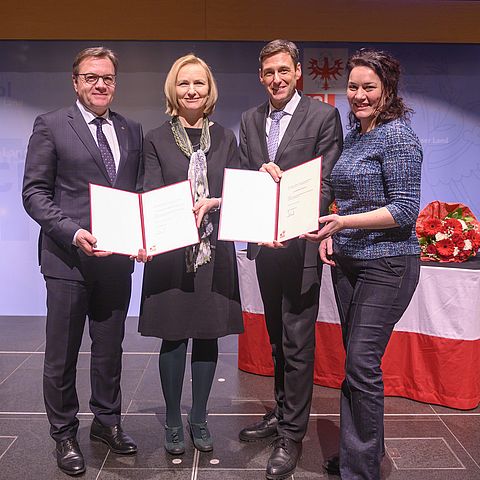 LAD Herbert Forster und LADStv Barbara Soder mit LH Günther Platter (li.) und LHStvin Ingrid Felipe (re.).