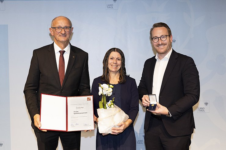 © Land Tirol/W9 Mario Webhofer v.l.n.r.: LH Anton Mattle, Christine Mayr, 1.LH-Stv. Philip Wohlgemuth