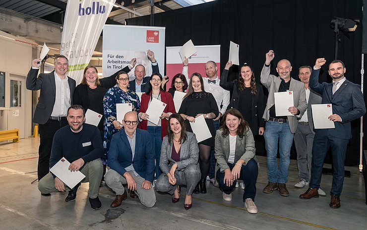 Insgesamt wurden beim heutigen Tiroler LehrlingsausbilderInnenkongress weitere 64 Zertifikate und Diplome an LehrlingsausbilderInnen verliehen.