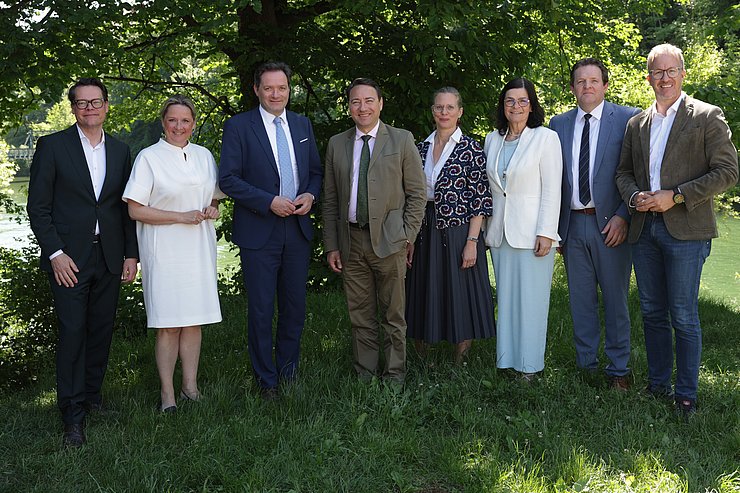 Gruppenfoto im Grünen