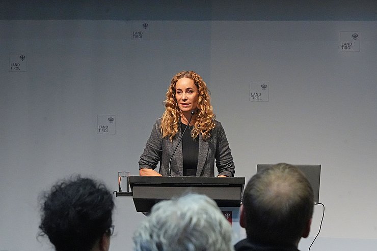 © Land Tirol/Reiter Am Redepult