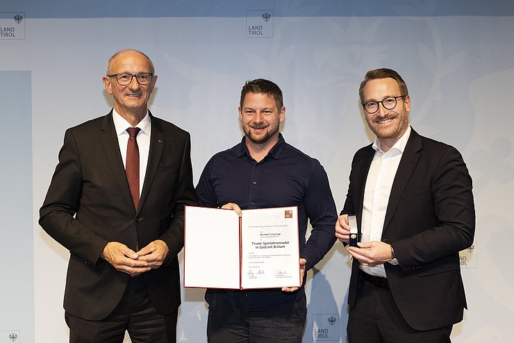 © Land Tirol/W9 Mario Webhofer v.l.n.r.: LH Anton Mattle, Michael Scharnagl, 1.LH-Stv. Philip Wohlgemuth