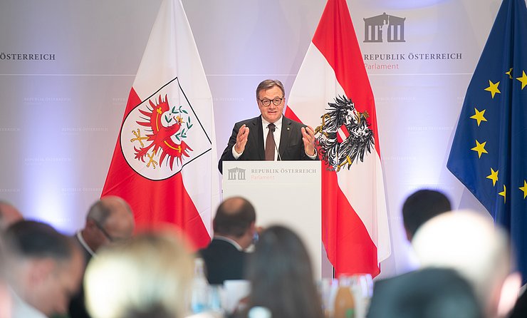 LH Platter bei seiner Ansprache am Tirol-Abend im Dachfoyer der Hofburg.