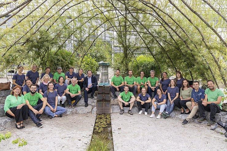 Gruppenbild in Laube