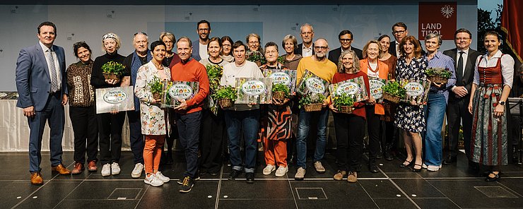 Die Ausgezeichneten aus dem Bezirk Innsbruck-Land (Ost) sind zu sehen.