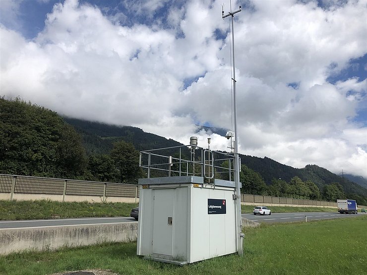 Messstelle Vomp / Raststätte A12 Blickrichtung Norden