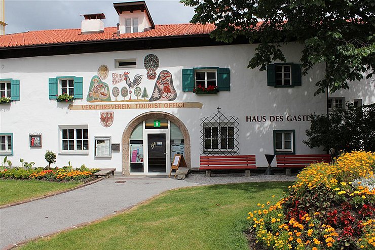 Außenansicht des "Haus des Gastes" in "Innsbruck-Igls"