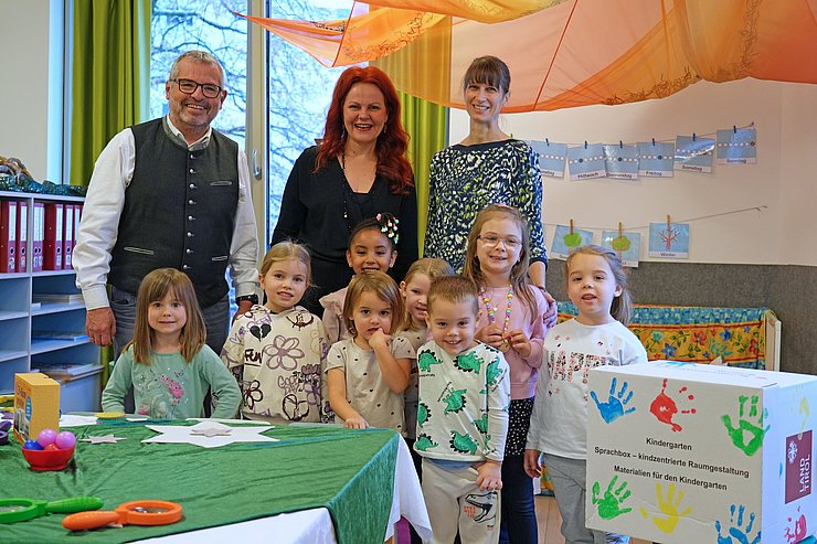 © Land Tirol/Reiter Bildungslandesrätin Hagele besuchte den Kindergarten Inzing 2.