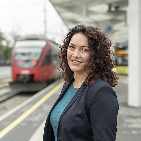 LHStvin Ingrid Felipe freut sich, dass mit den Lockerungen nun auch öffentliche Nahverkehrsverbindungen nach Italien wieder hochgefahren werden. 