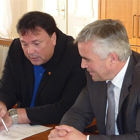 v.l. LAbg. Andreas Köll (Tirol) und LAbg. Josef Noggler (Südtirol)
