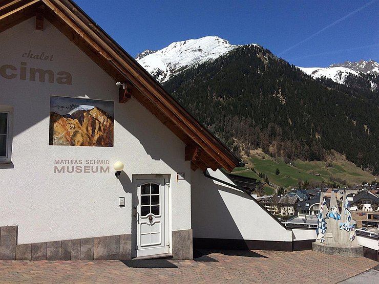 Außenansicht des "Mathias-Schmid-Museums" in "Ischgl"