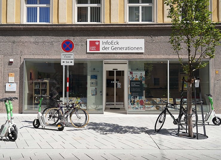 © Land Tirol/Saurer InfoEck Gebäude von außen