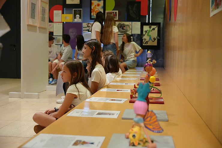 © Euregio/Nicole Zambanini Kunstwerke und Jugendliche