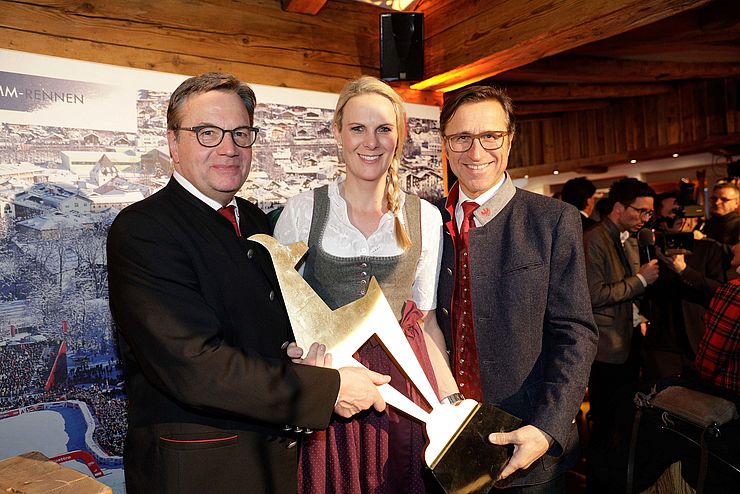 LH Günther Platter mit Ex-Skirennläuferin Nicole Hosp und Josef Margreiter (Tirol Holding).