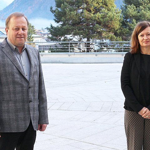  Vizebürgermeister Edmund Schöpf gemeinsam mit Bezirkshauptfrau Eva Loidhold 