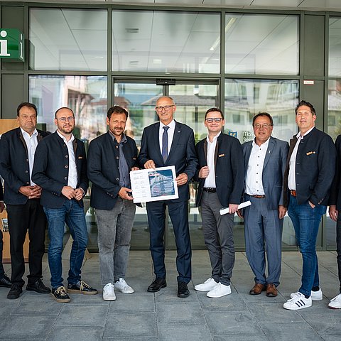 � Land Tirol/Fitsch Bürgermeister Riedl und LH Mattle präsentieren Transit-Forderungspapier