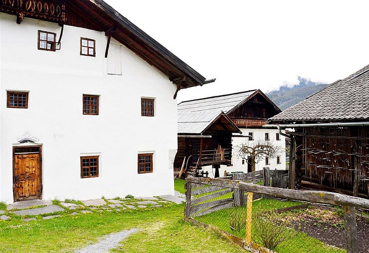 Bauernhäuser im "Ötztaler Heimat- und Freilichtmuseum" in "Längenfeld"